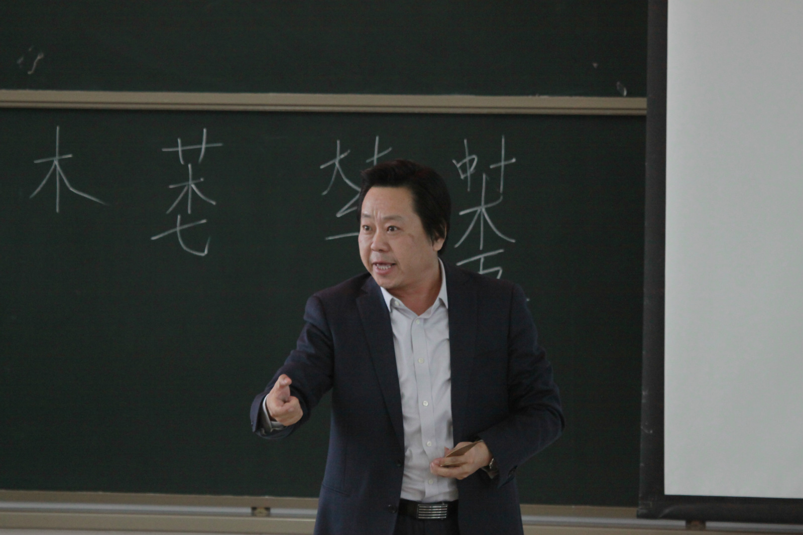 非遗专家团走进学院