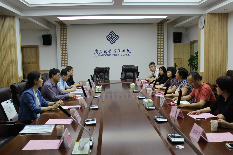 对标先进找差距 解放思想促发展---学院考察团走进广东优质高职院校考察学习