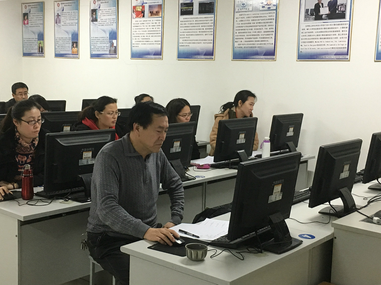 学院召开2017年度院级课题立项评审会