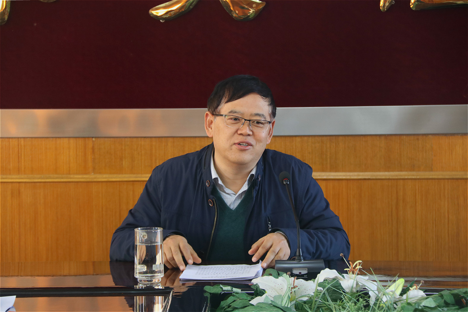 学院党委书记牛圣银为机关一党支部上党课