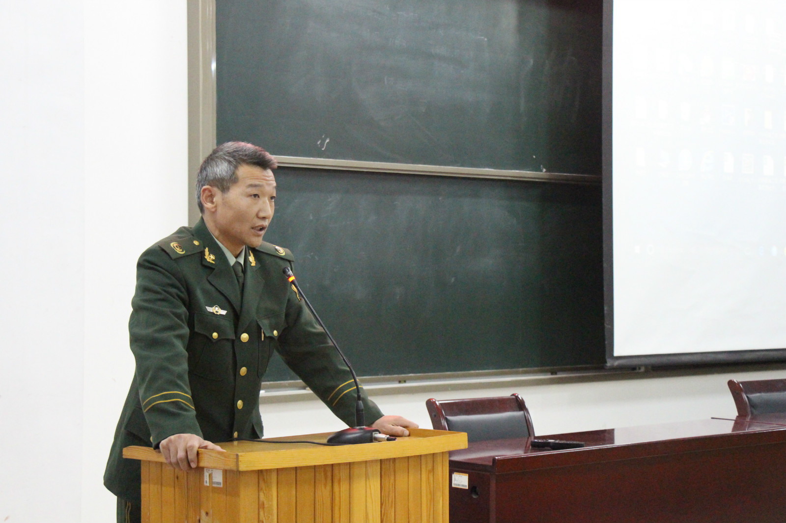 学院开展消防安全宣传月系列活动