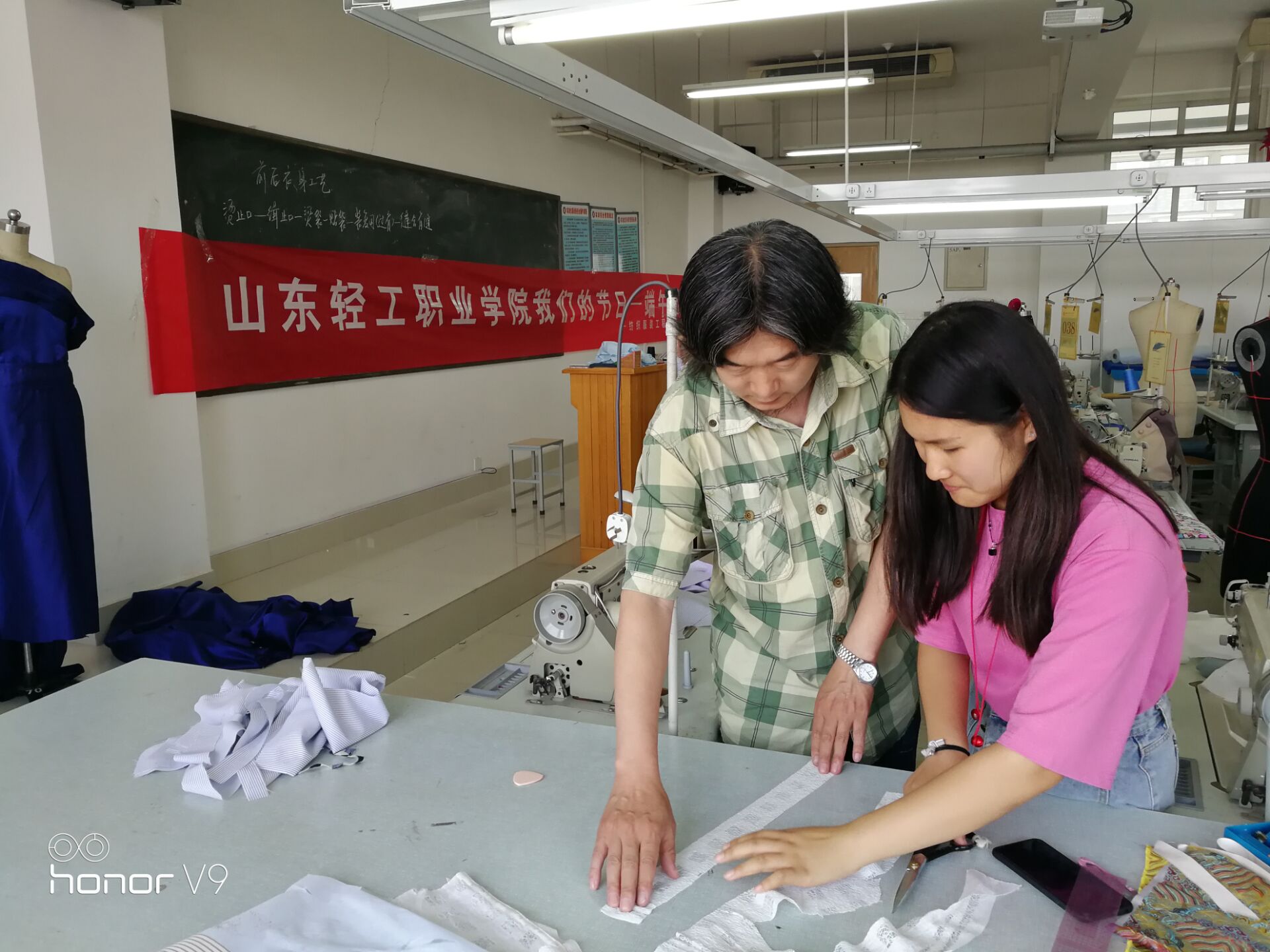 让传统节日走进校园——学院举办端午节系列活动