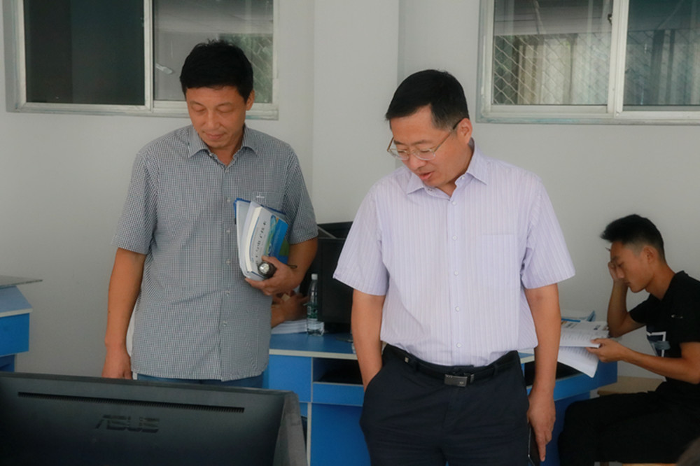 院长孙志斌到联系点信息工程系调研