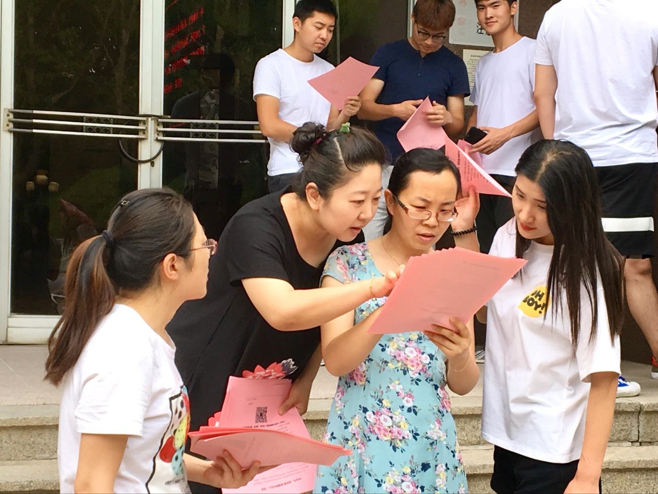 创新服务模式 荐书有益尝试“你选书，我买单，争做荐书达人”活动简讯