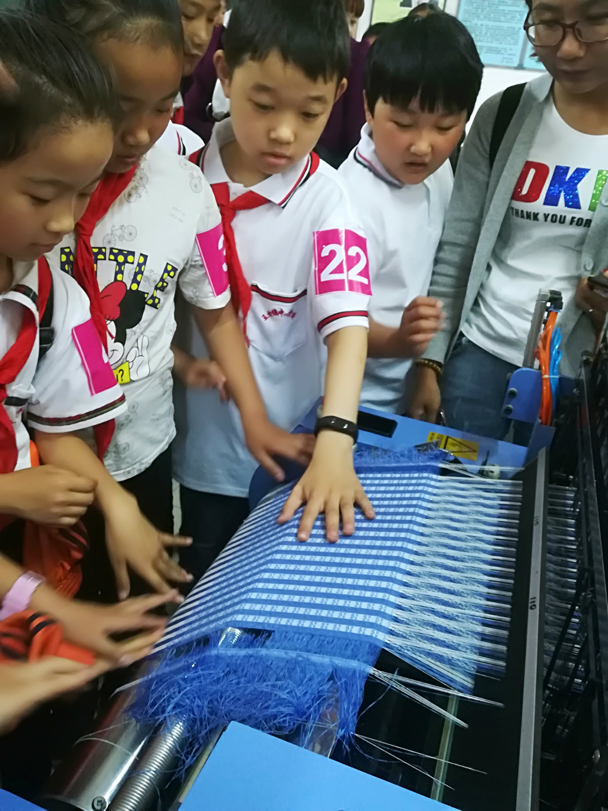 职业教育活动周——纺织服装工程系中式服饰制作体验活动